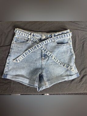 Classic Light Wash Denim highrise Shorts with Self-Tie Belt